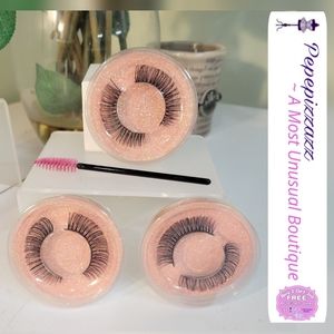 3 pack Extra curl eyelashes. 😍